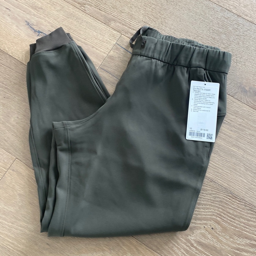 NWT! Lululemon On the Fly Joggers